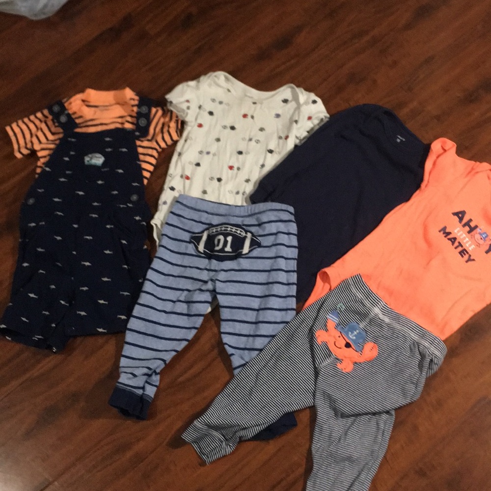 Carters 8 piece lot for 18 months